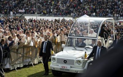 Papa Francesco: “in ogni comunità si senta il profumo di Cristo Pane vivo”